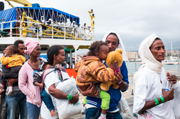 À bord de l'Aquarius, ces photos documentent le secours de migrants en détresse