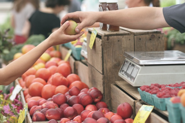 Manger bio et local près de chez soi : ces applis qui localisent tous les points de vente