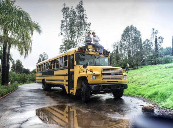 Pour traverser l’Amérique Latine, ces deux Français ont transformé un bus scolaire en hôtel nomade