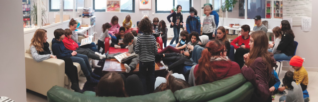 Ni cours, ni profs : bienvenue à l’école démocratique de Paris