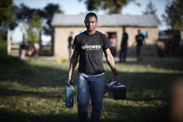 En Tanzanie, un million de maisons vont passer de la bougie au solaire