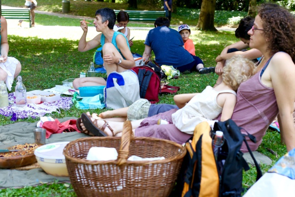 Cet été, une youtubeuse organise des pique-niques zéro déchet dans 17 villes de France